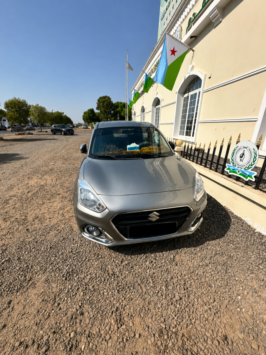 Suzuki Dzire 2023, essence, boîte automatique, en très bon état