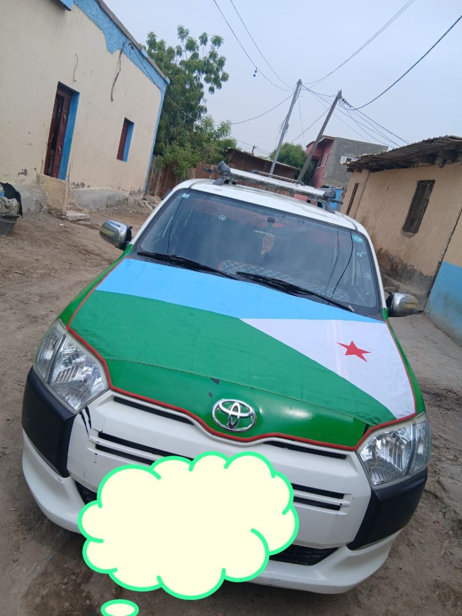 Toyota Probox 1.3L essence, usage taxi, bon état