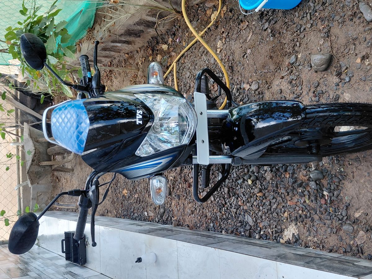 TVS HLX 100 moto fiable et économique en très bon état