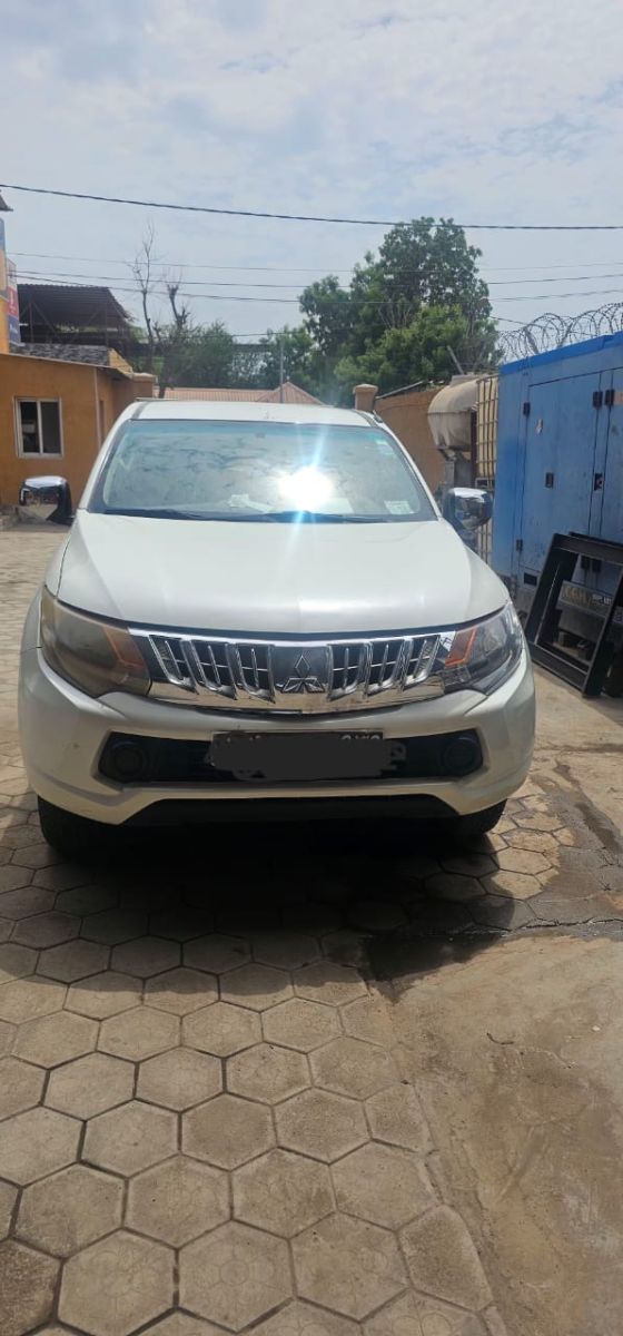 Mitsubishi L200 2018, pick-up diesel, boîte manuelle, bon état