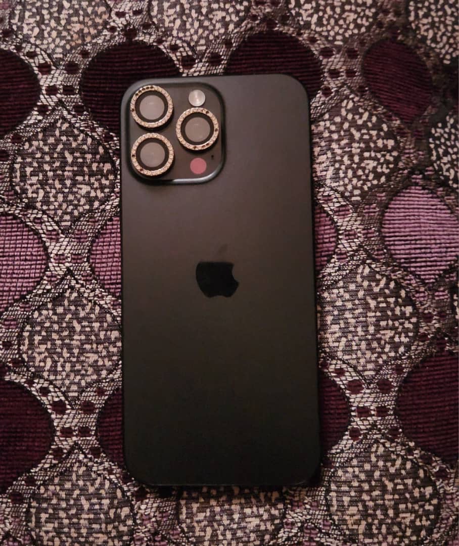 iPhone 16 Pro Max 256 Go, batterie 97%, quasi neuf