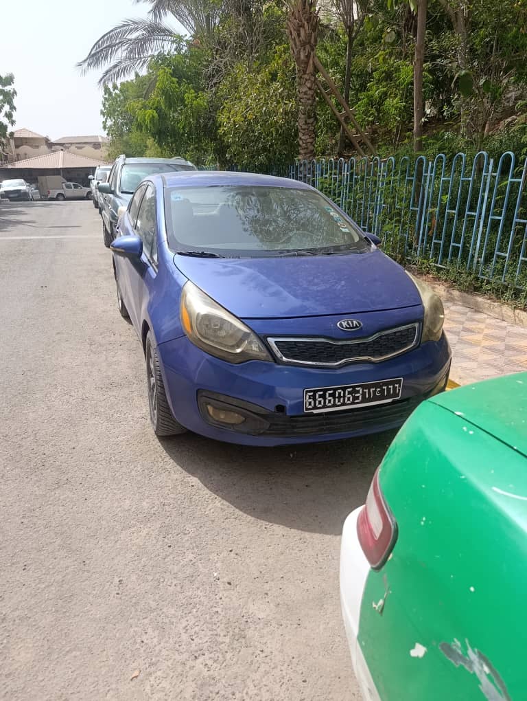 Kia essence automatique en très bon état