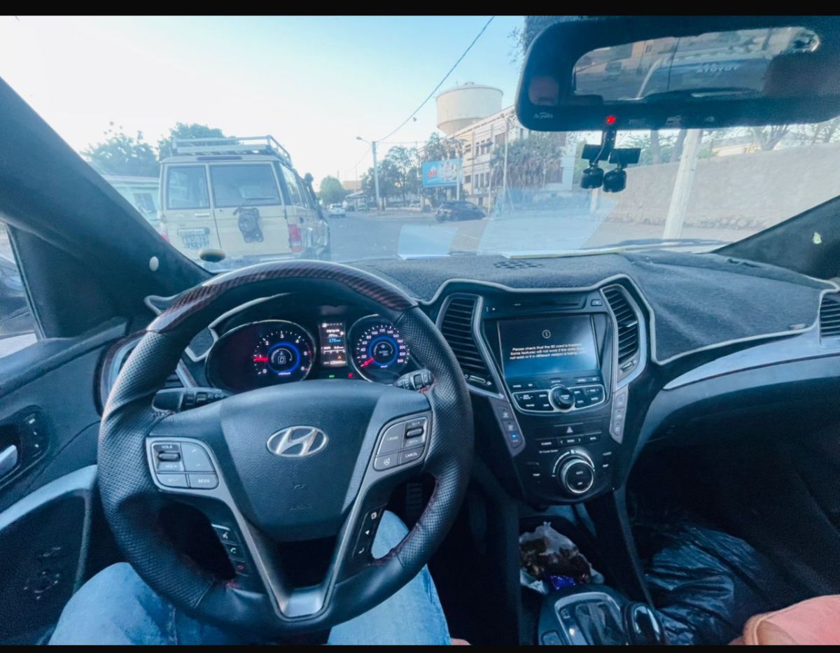 Hyundai Santa Fe toutes options en excellent état