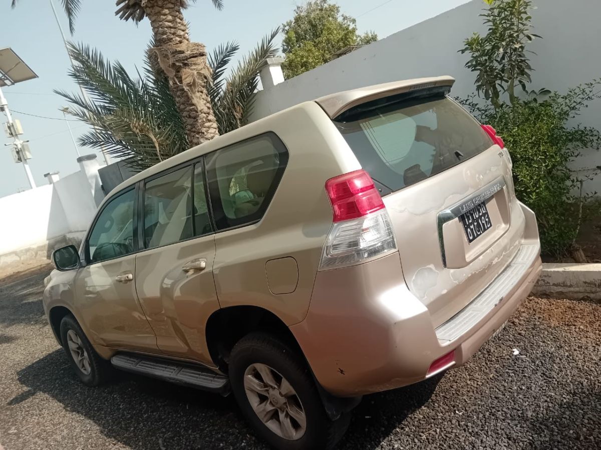 Toyota Land Cruiser année récente avec climatisation en bon état