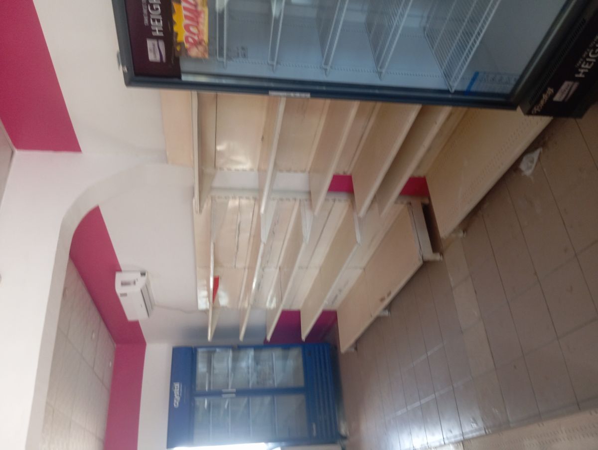 Matériel complet pour mini-superette en bon état