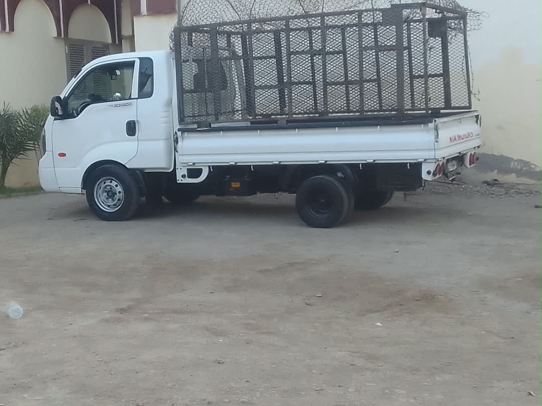 Kia Bongo 3 2016 camionnette utilitaire robuste et économique