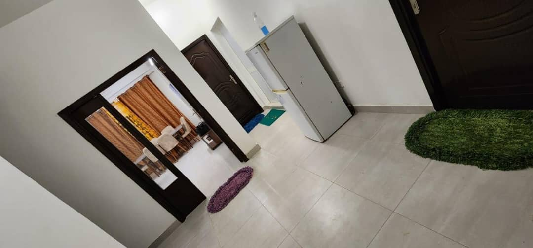 Appartement F4 meublé 3 chambres avec climatisation à PK13 Pin Saoudie