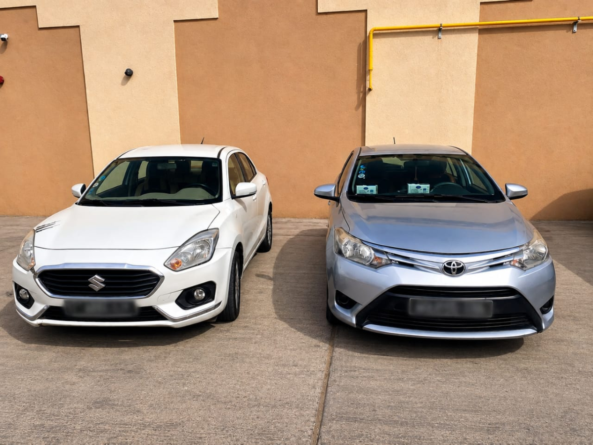 Location de Toyota Yaris et Suzuki Dzire