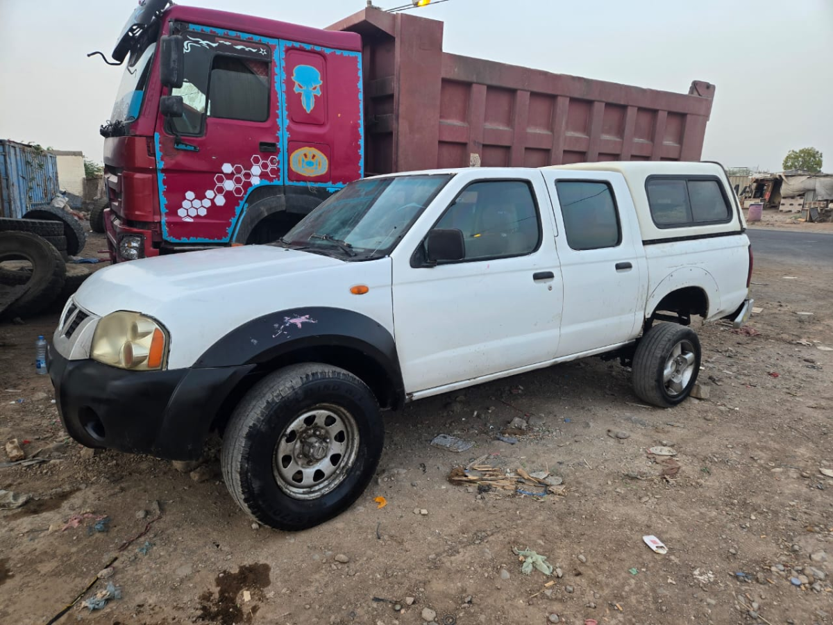 Nissan Hardbody 4x4 utilitaire en bon état