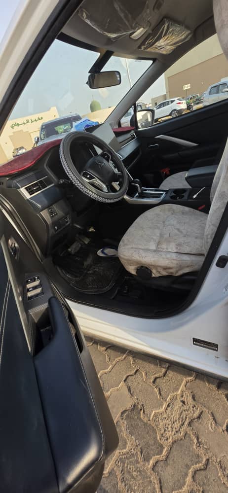 Mitsubishi Xpander Cross 2025 SUV 7 places essence automatique