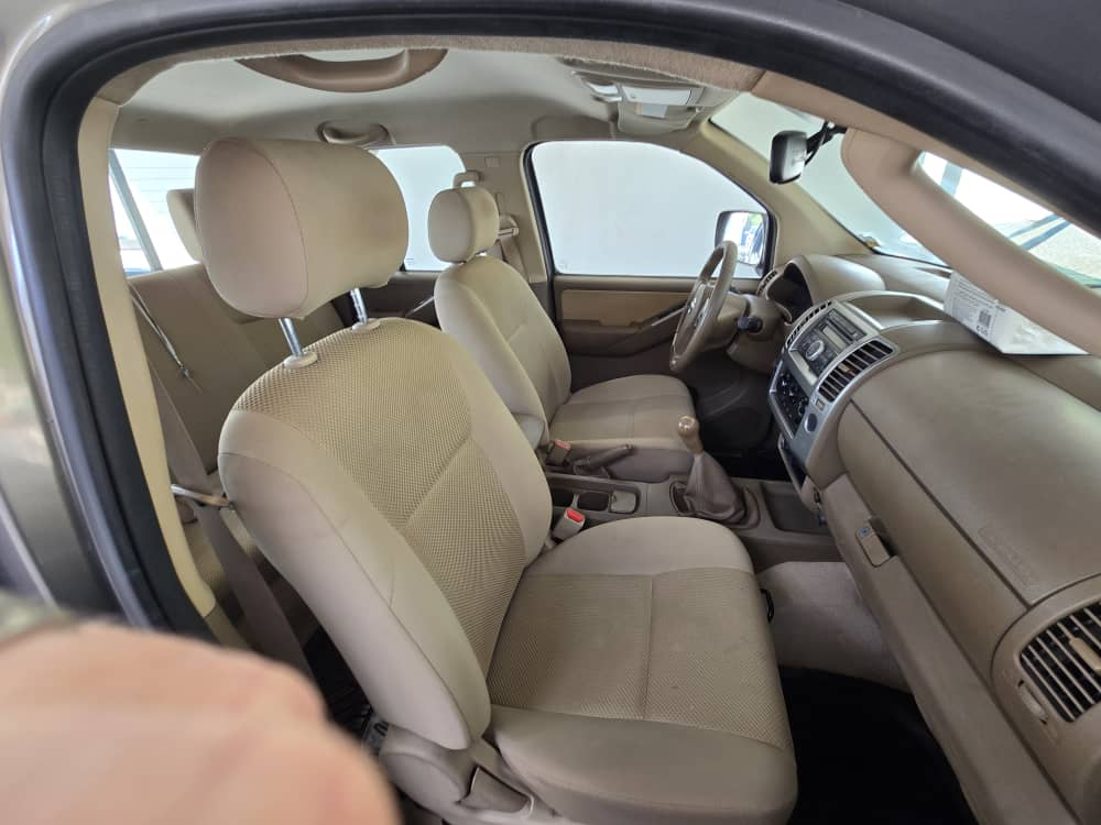 Nissan Navara 2013 4x4 diesel,manuelle,clim fonctionnelle