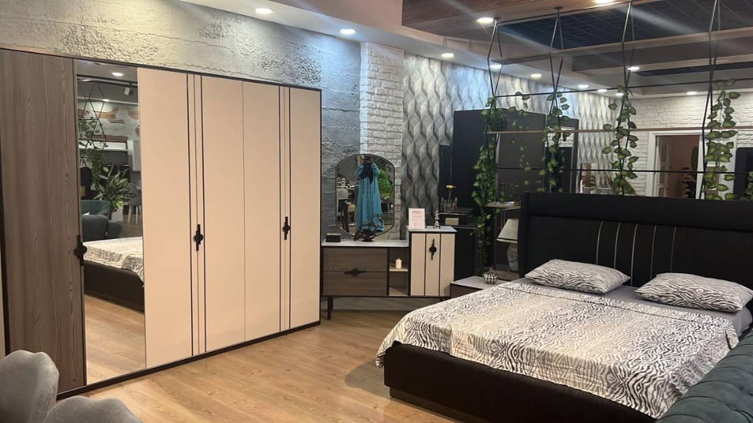Meubles de chambre à coucher neufs, plusieurs modèles