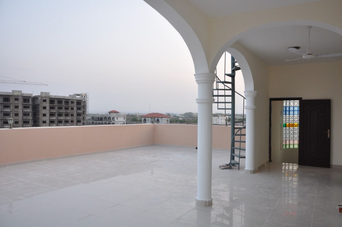 Villa de prestige R+2 avec vue mer panoramique à Haramous 2