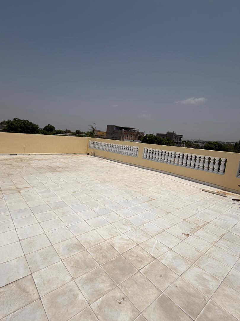 Appartement duplex 4 chambres à louer à Cité Progrès
