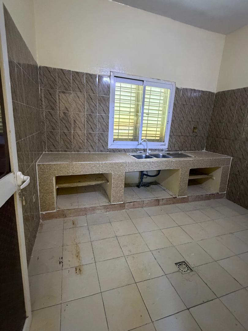 Appartement duplex 4 chambres à louer à Cité Progrès