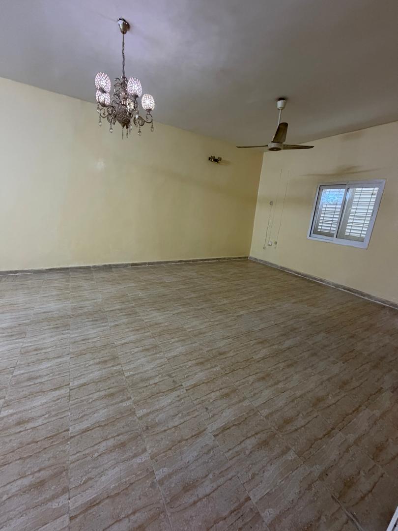 Appartement duplex 4 chambres à louer à Cité Progrès