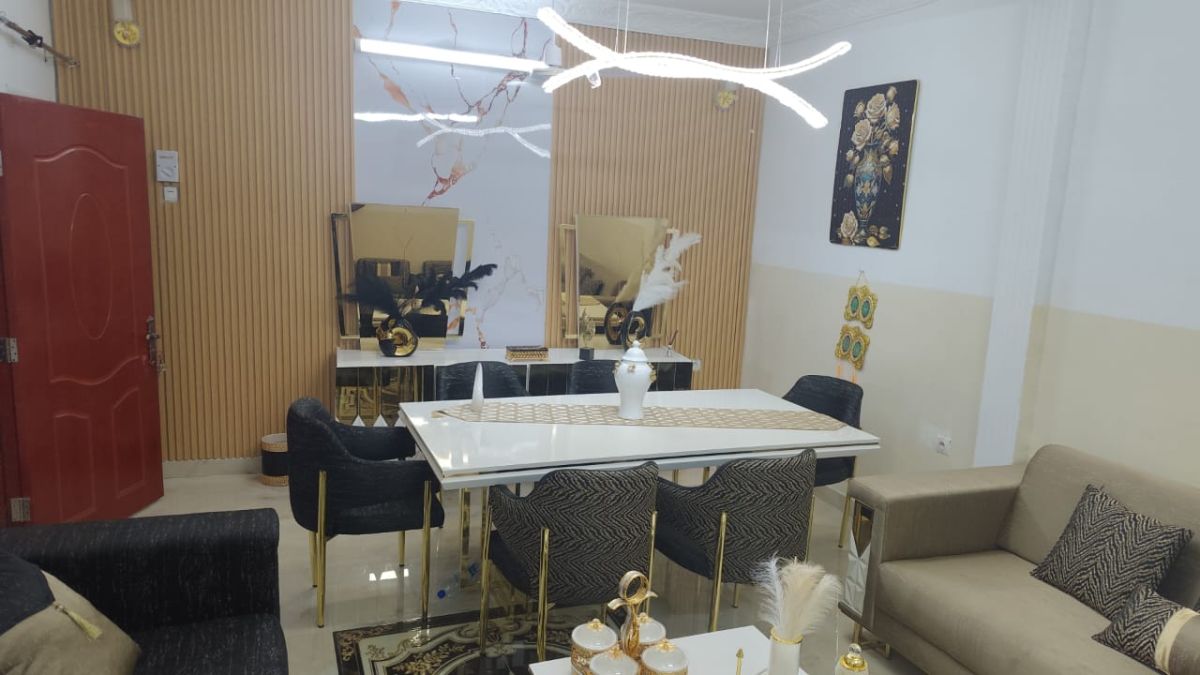 Salon complet neuf avec décoration moderne