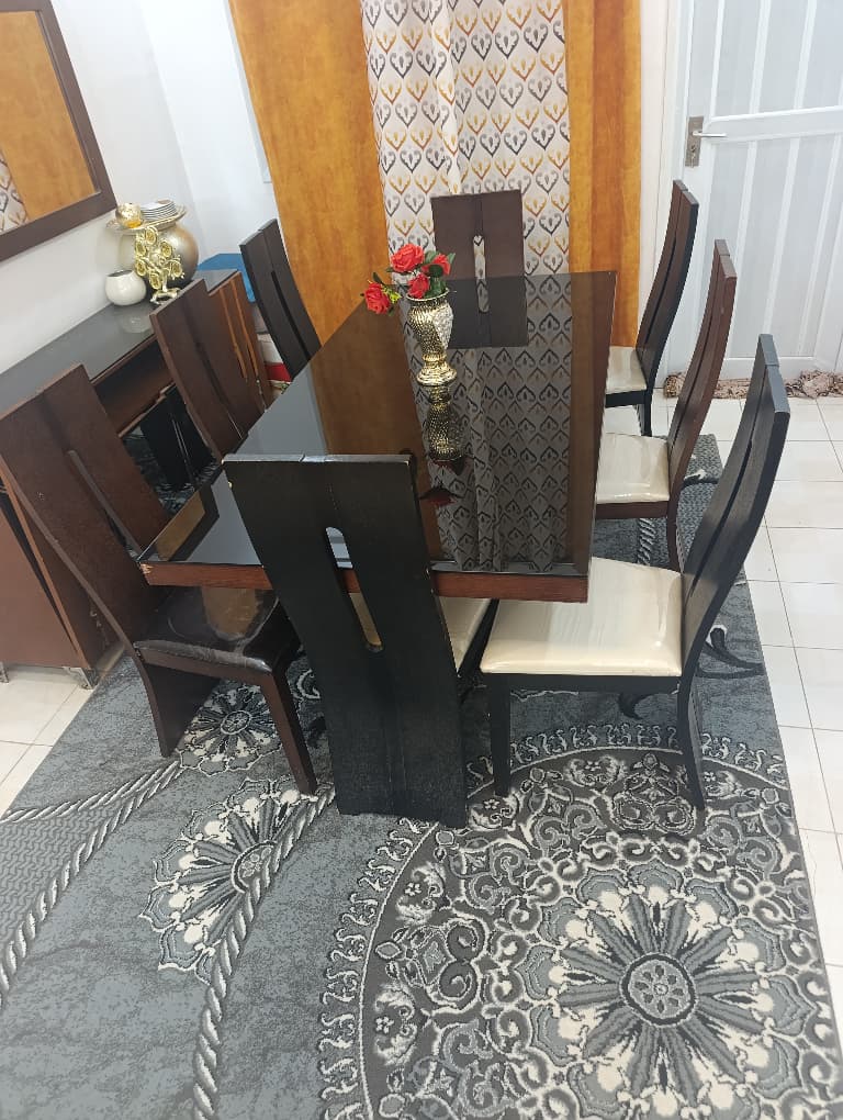 Ensemble salon, canapé marocain, TV et lit
