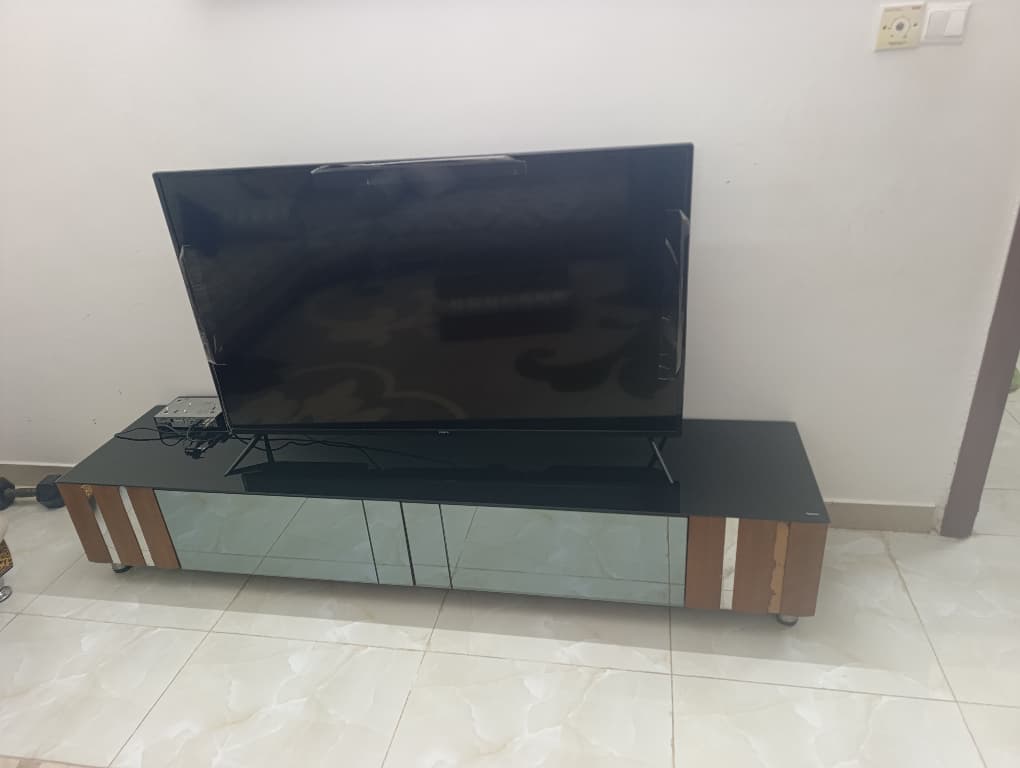 Ensemble salon, canapé marocain, TV et lit