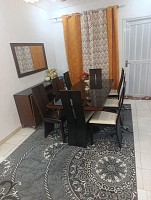 Lit, deux salons et table à manger à vendre