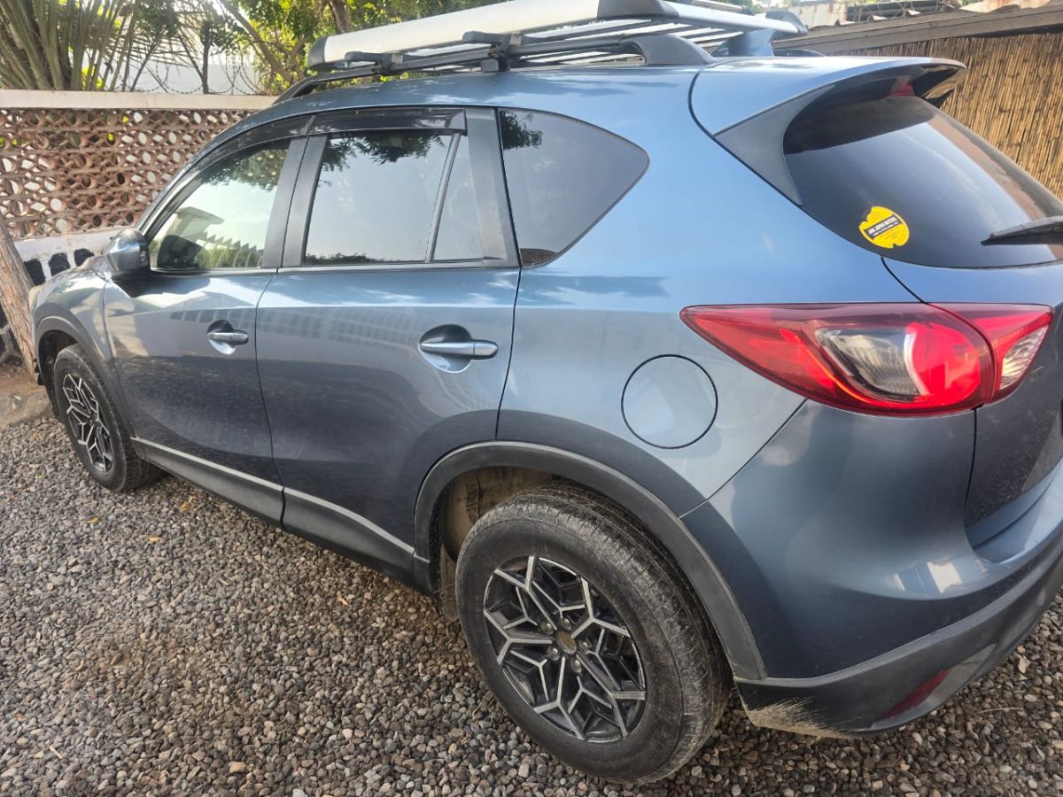 Mazda V6 diesel en excellent état, confortable et robuste
