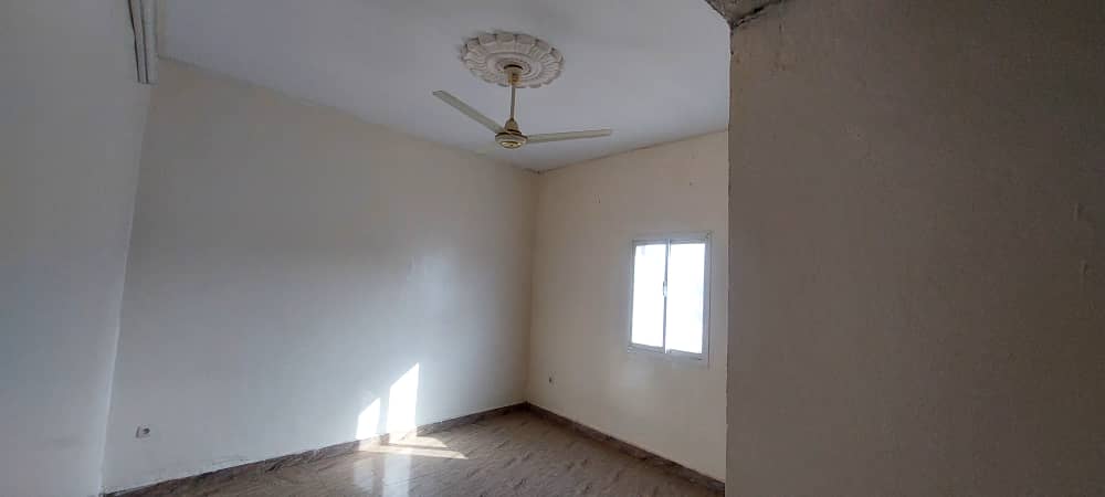 Maison F3 avec séjour et 2 toilettes à Hodan 2