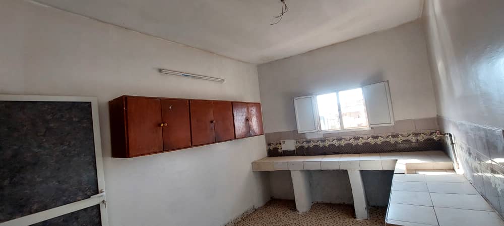Maison F3 avec séjour et 2 toilettes à Hodan 2