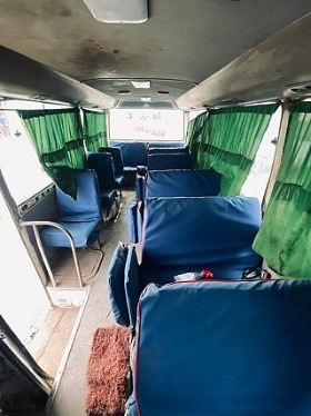 Bus Toyota Coaster 25 places, moteur d\'origine, bon état