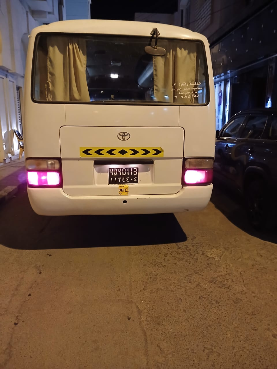 Location bus Toyota Coaster 25 places en bon état