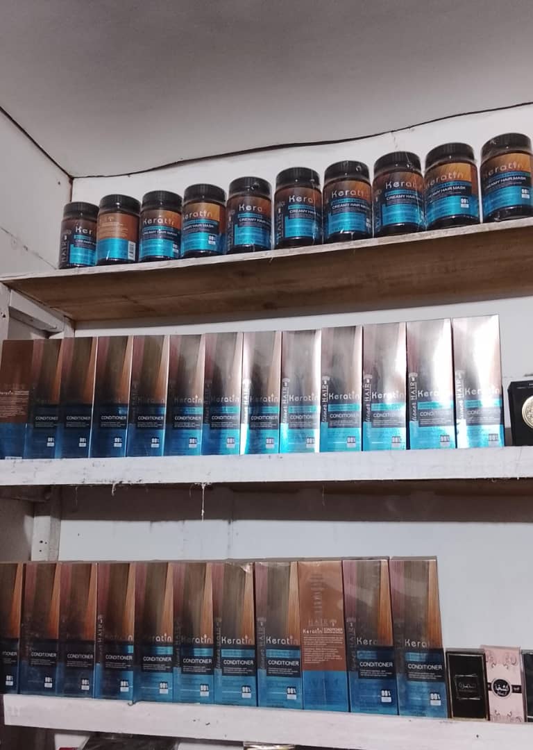 Produits beauté, parfums, cartables et chaussures