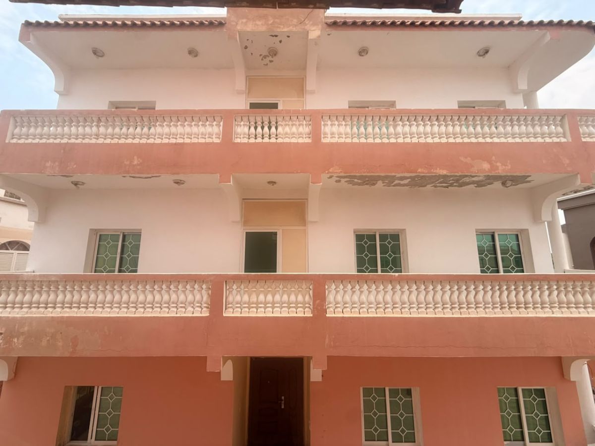 Appartements et locaux à louer à Napoléon et Gabode 5