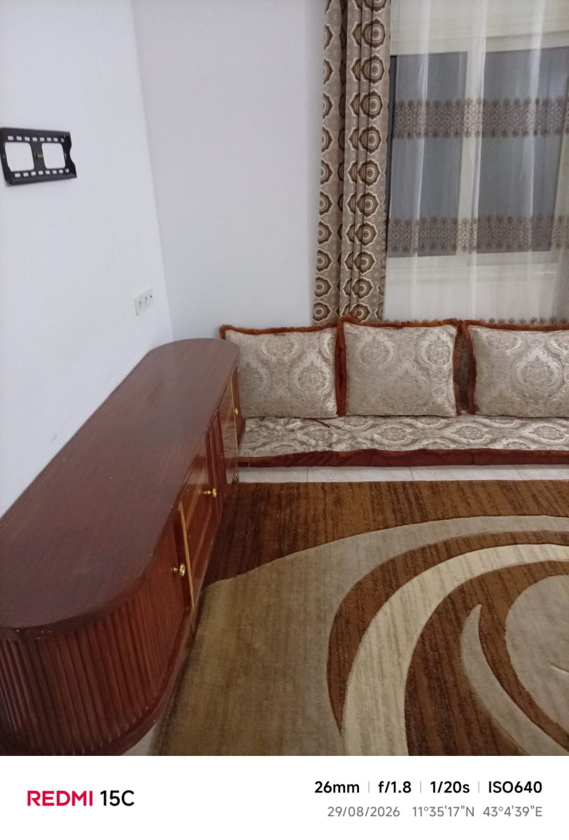 Lot mobilier et électroménager en excellent état