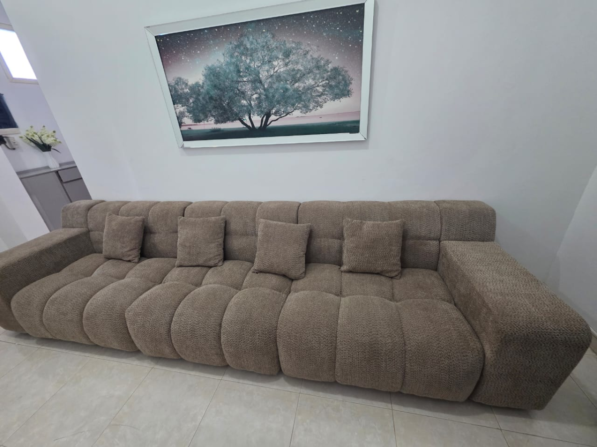 Salon neuf confortable en excellent état
