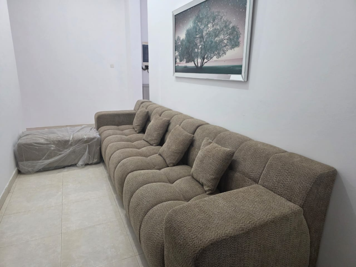Salon neuf confortable en excellent état