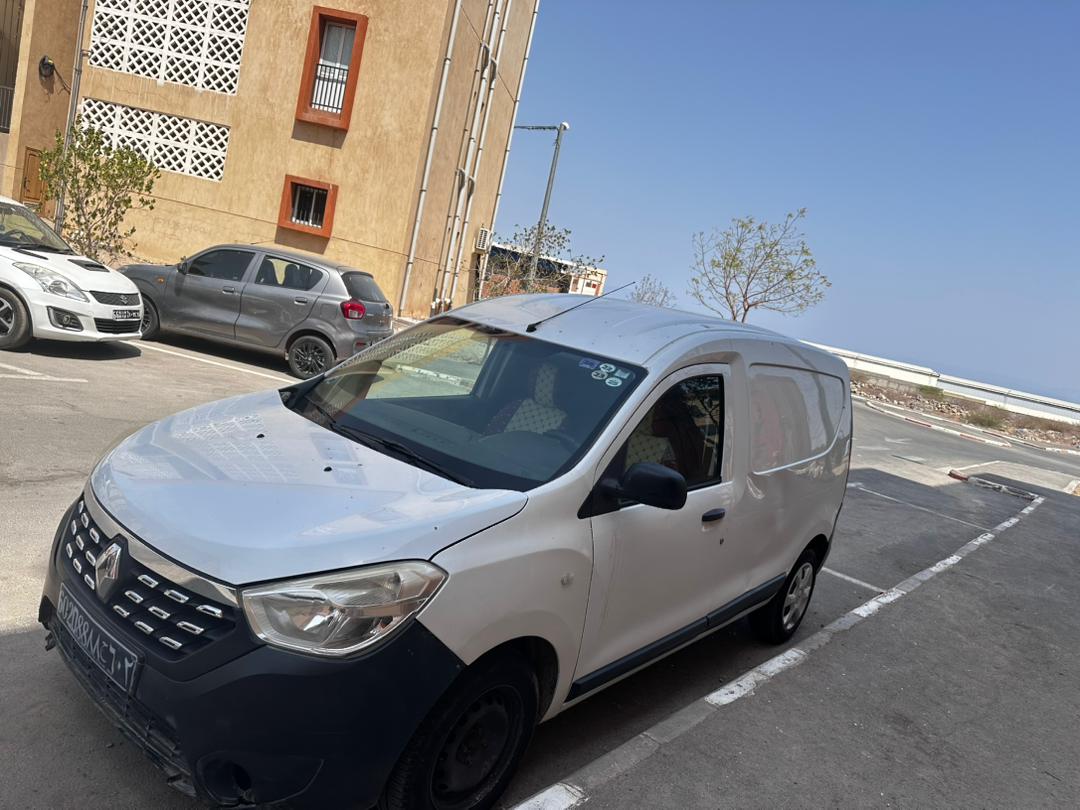 Renault Dokker utilitaire diesel, boîte manuelle, bon état