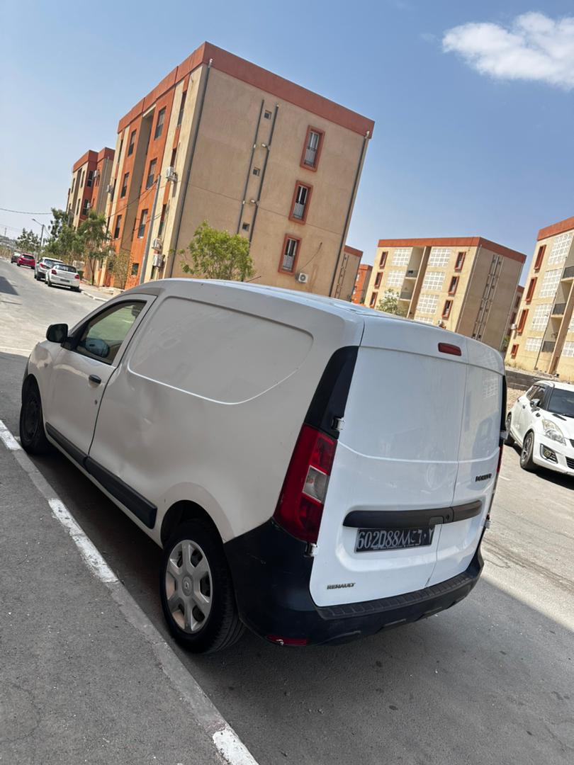 Renault Dokker utilitaire diesel, boîte manuelle, bon état