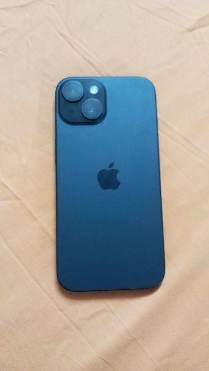 iPhone 15 Noir 128 Go en Très Bon État