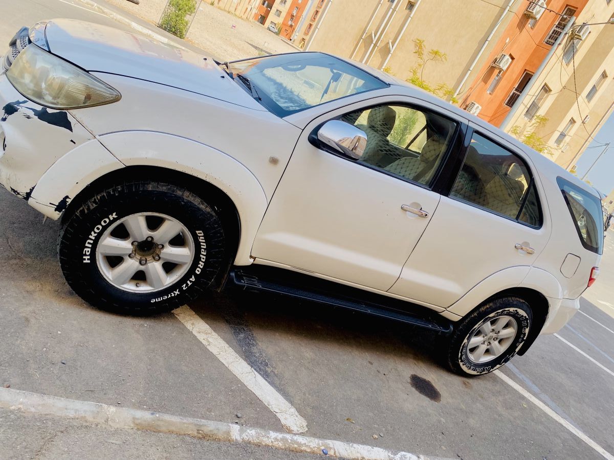 Toyota Fortuner 2008 diesel, transmission manuelle, bon état
