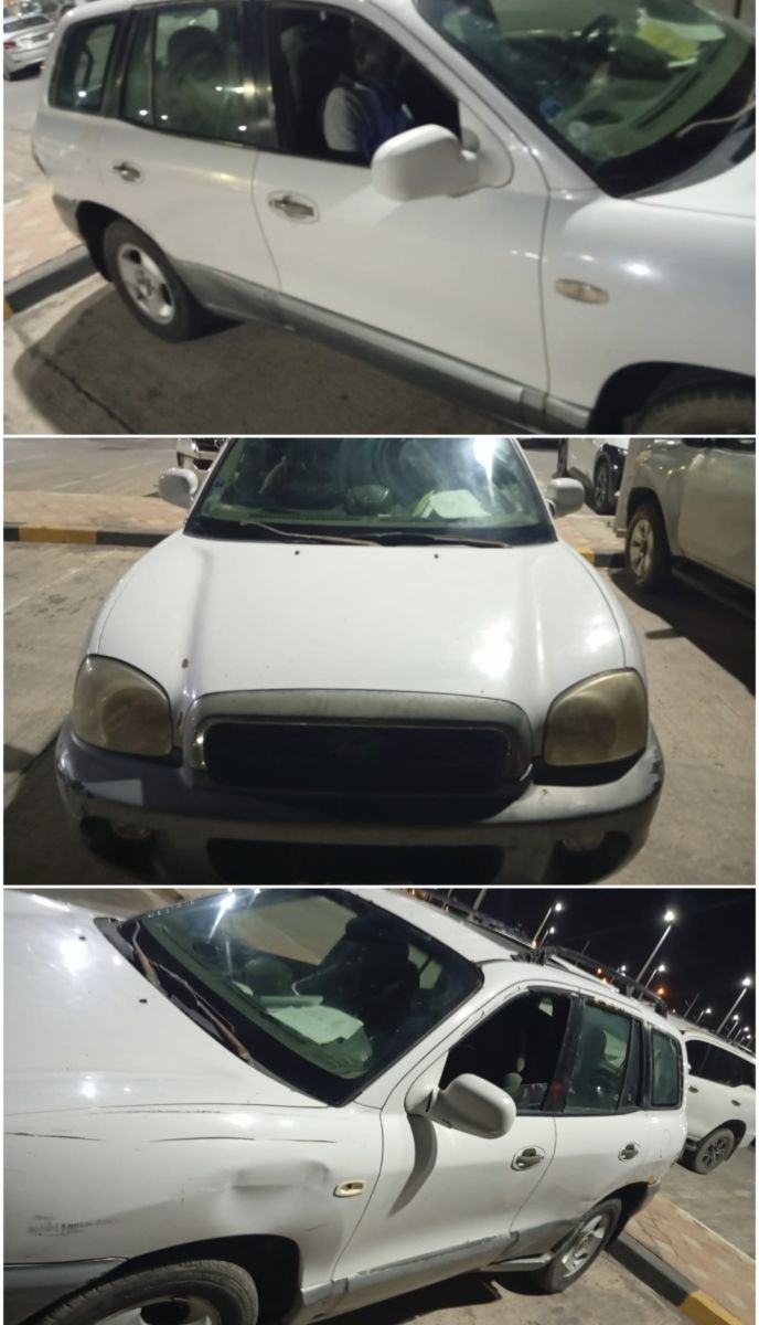 Hyundai Santa Fe blanc, moteur fonctionnel