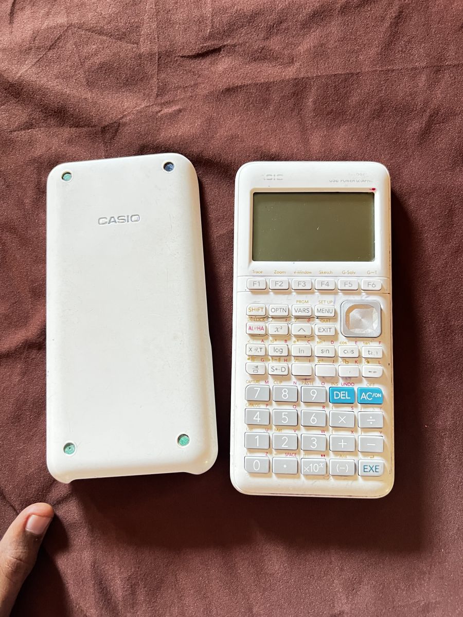 Calculatrice graphique programmée en terminale S en bon état