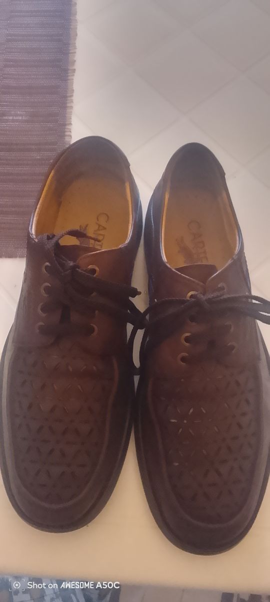 Chaussures Cartelo taille 41/42, marque internationale