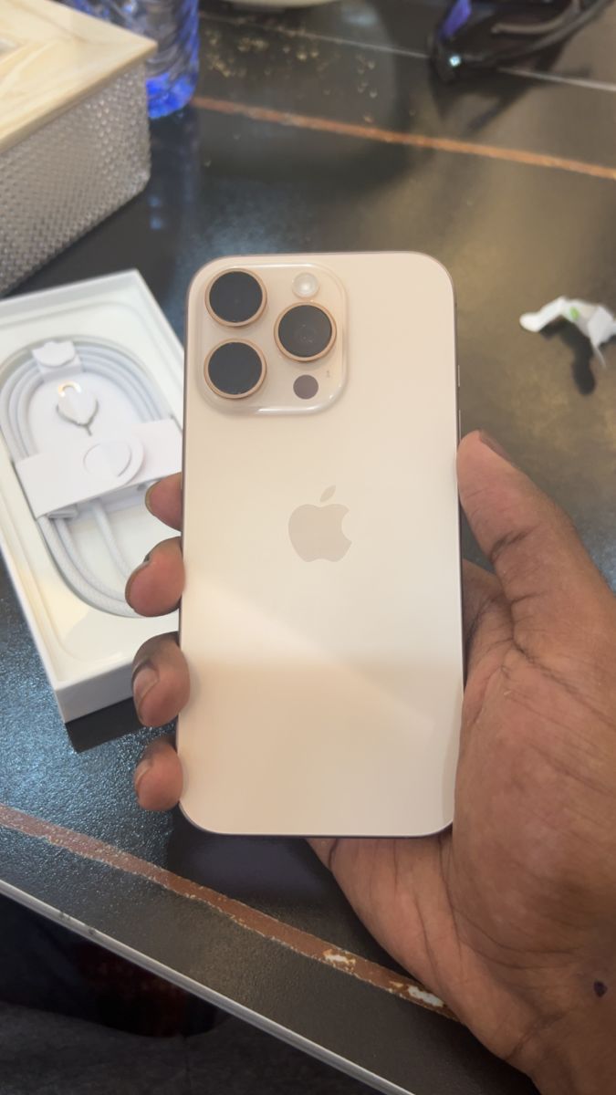 iPhone 16 Pro 256 Go batterie 91% en bon état