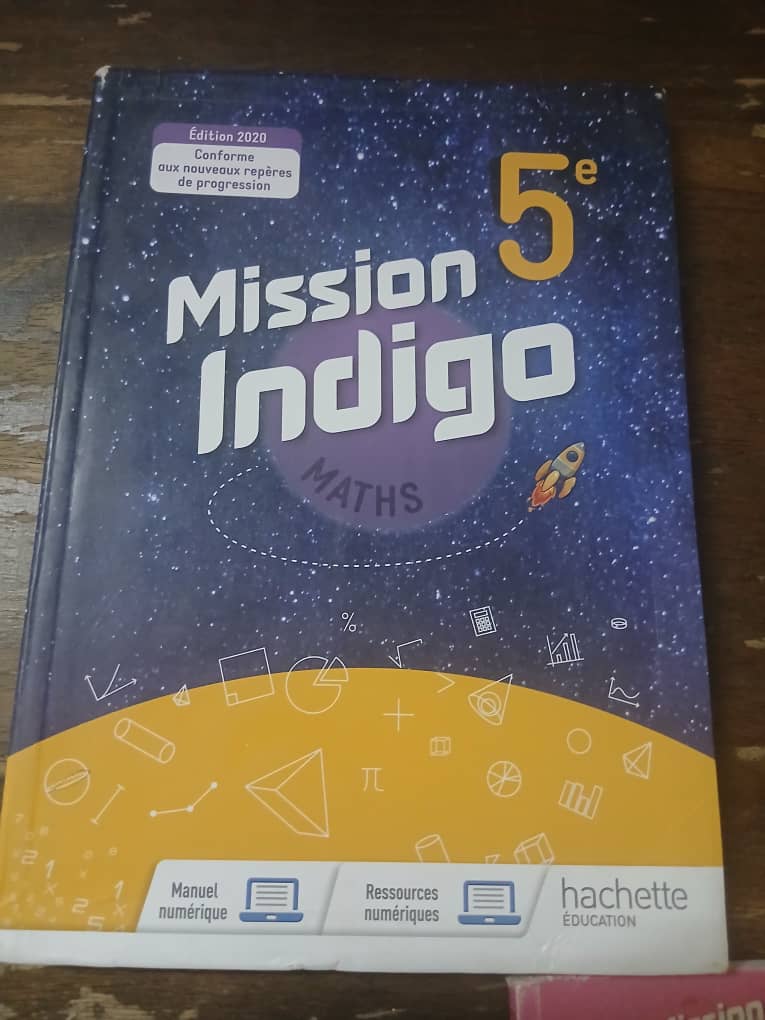 Livre de maths Indigo collège 7ème, presque neuf