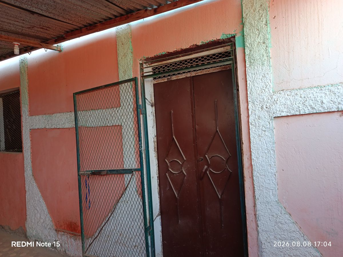 Maison 2 chambres avec cuisine et toilette au PK12 Cinémo