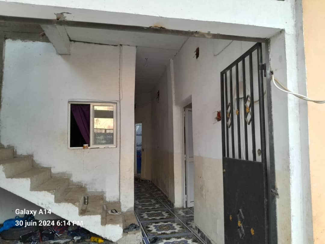 Maison 3 étages avec titre foncier à Hodan 4