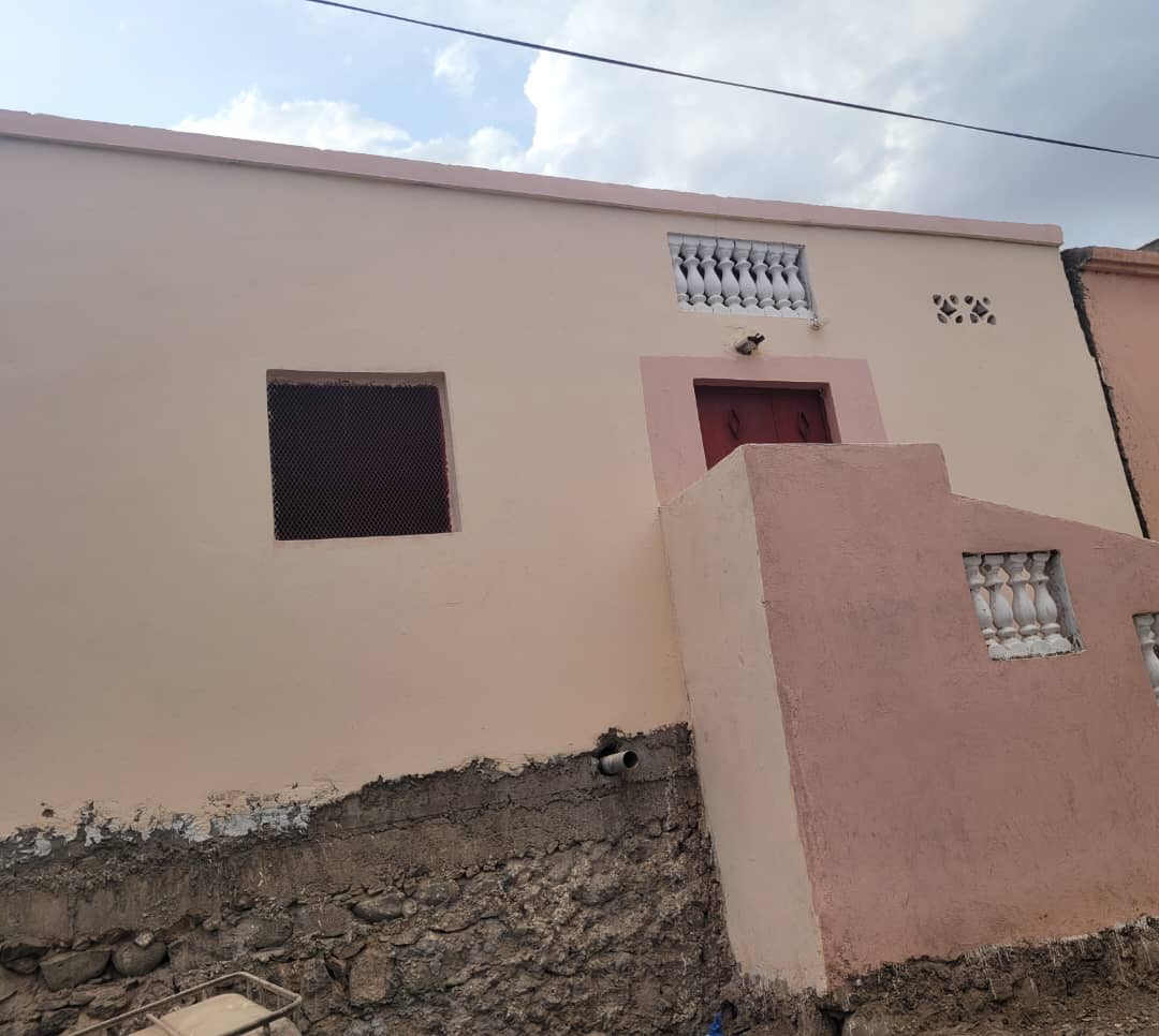 Maison F3 proche école primaire à PK 12