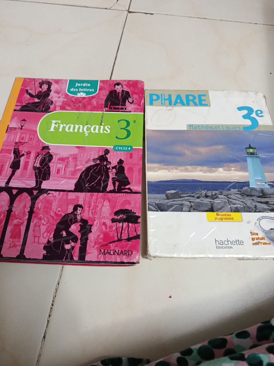 Manuels scolaires neufs 3e et 4e Français et Mathématiques