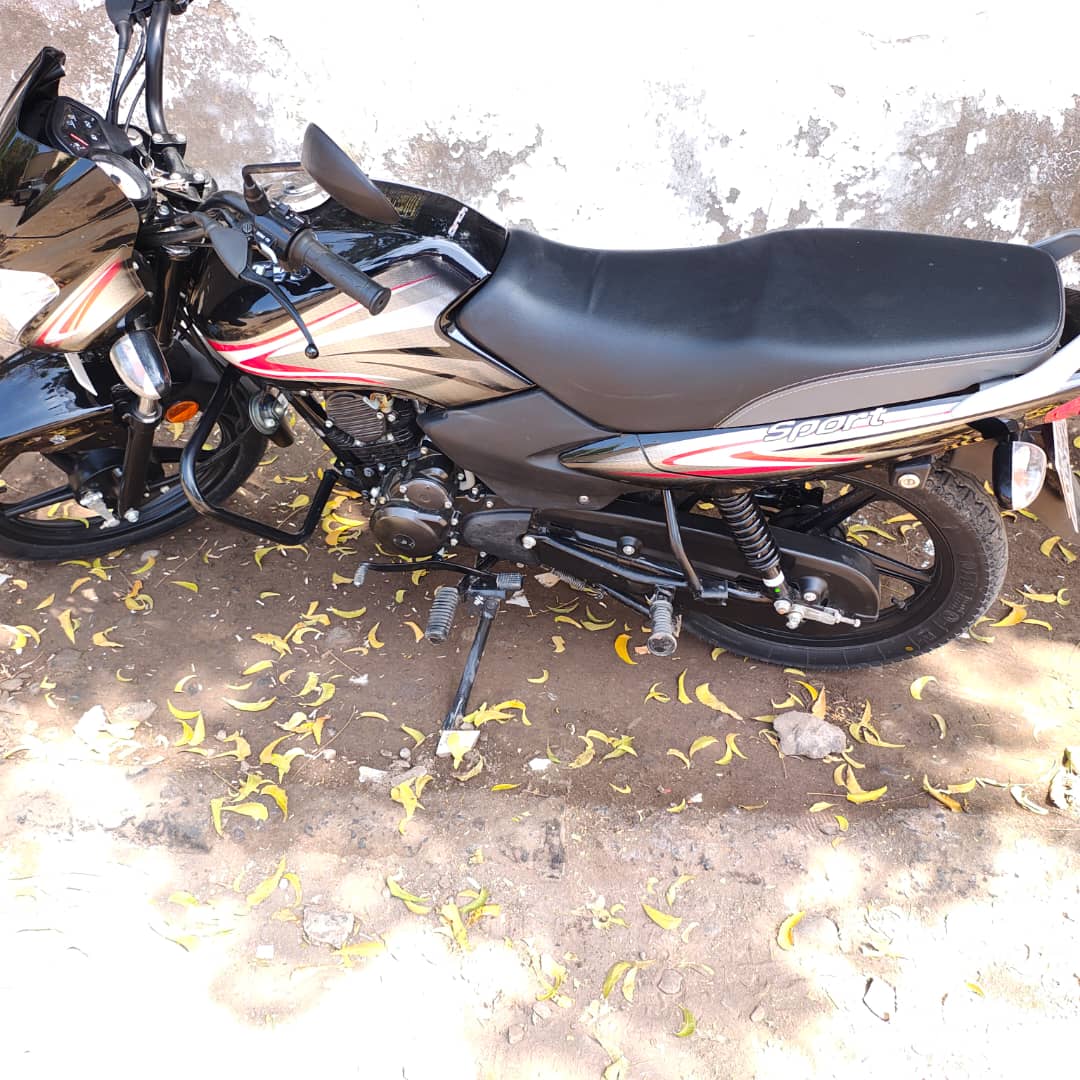 Moto TVS, état excellent, peu utilisée