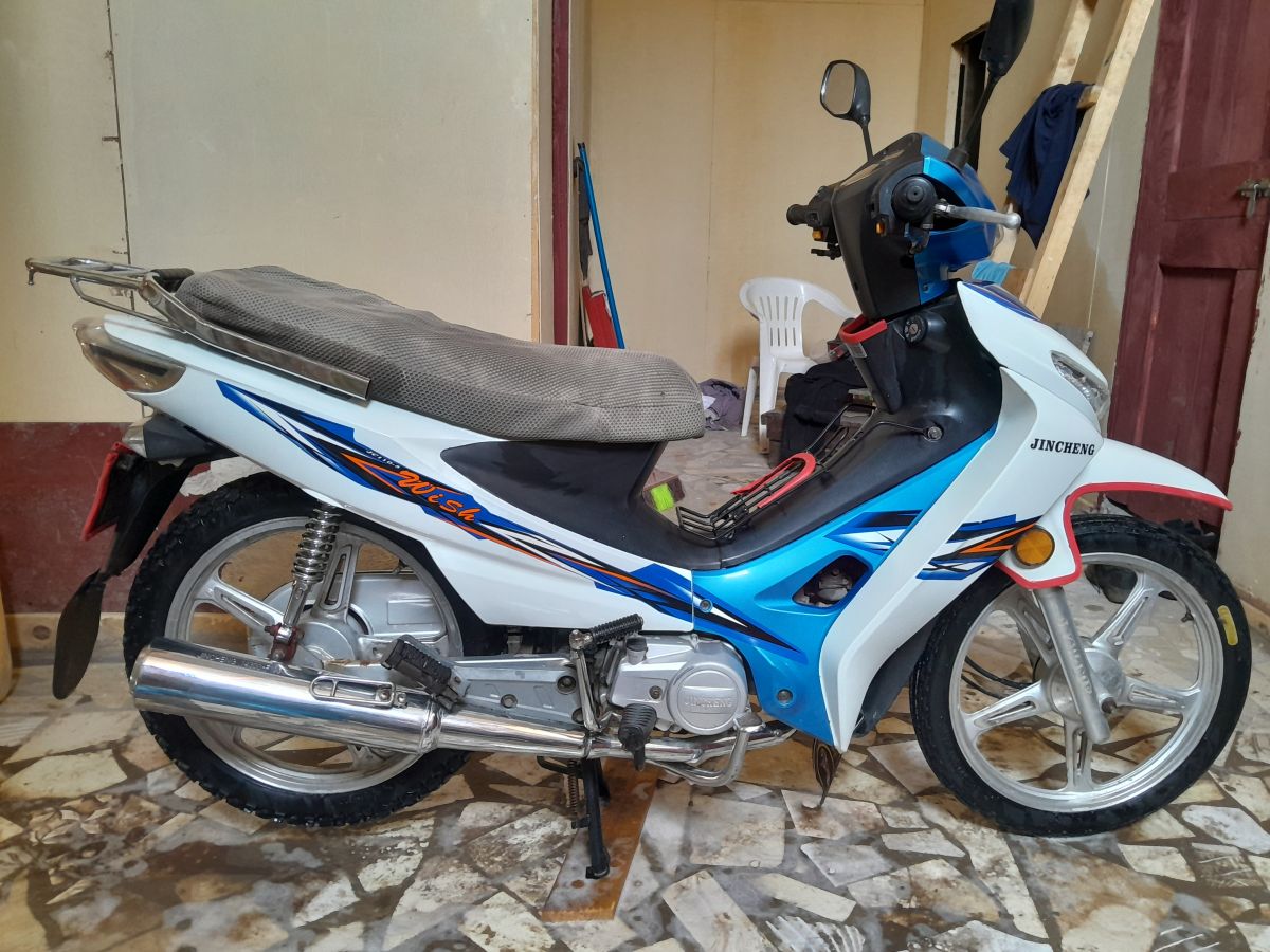 Moto JG 110 en parfait état