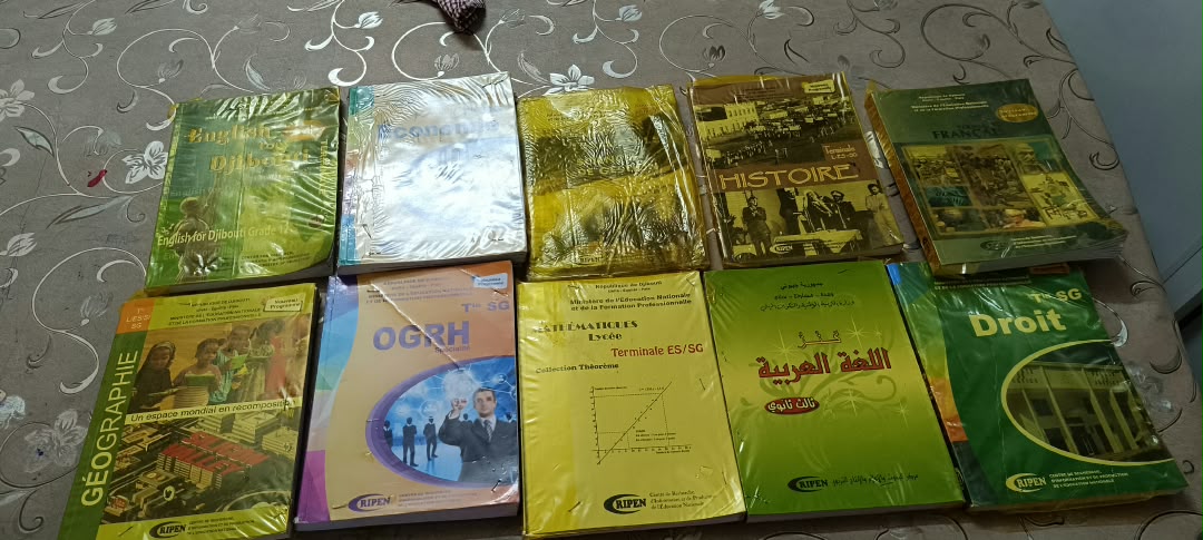 Livres Cripen Terminale OGRH complets et neufs